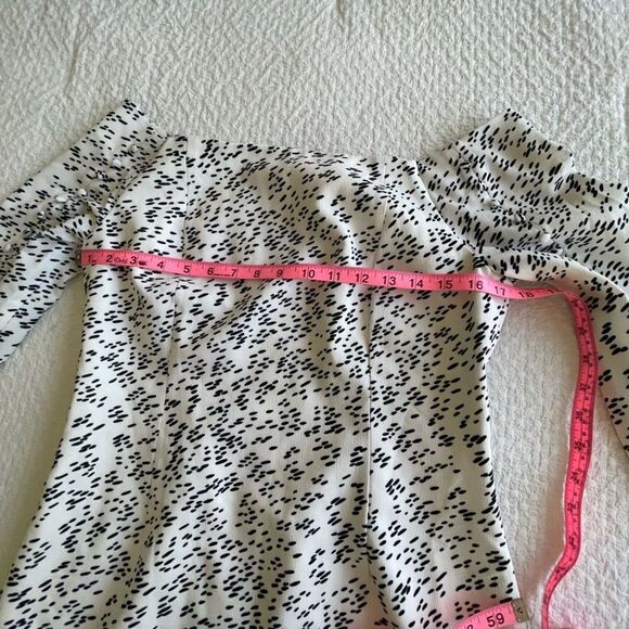 Keepsake white and black design off shoulder dress size large EUC - Picture 3 of 12